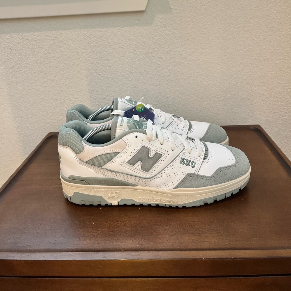COPY - New balance 550 White and mint/seafoam green. Size 10. BRAND NEW!